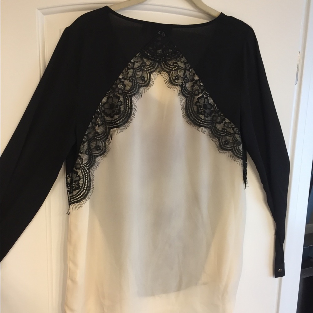 Lightweight blouse - Picture 2 of 4